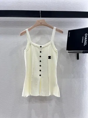 Button strap knitted vest