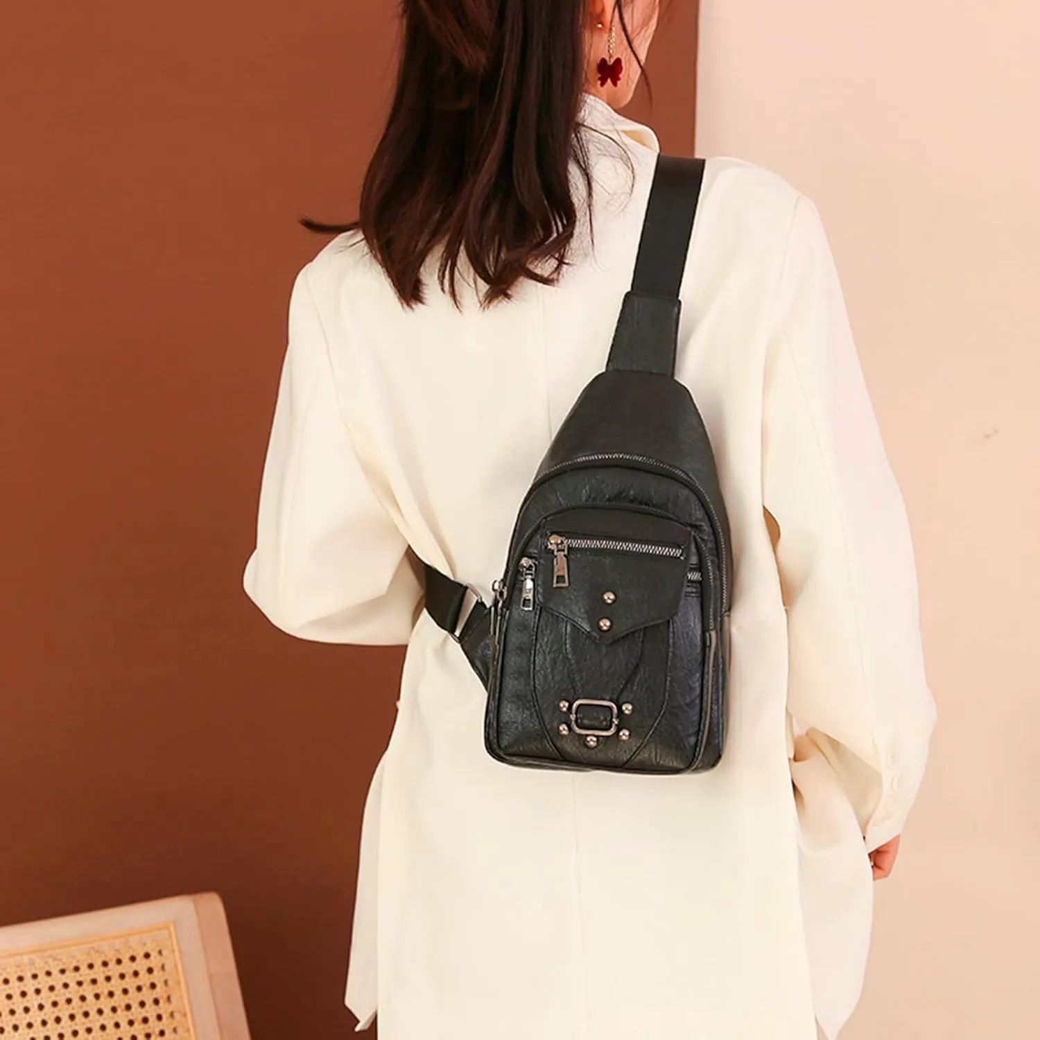 Lightweight Travel Backpacks Ladies Chest Bag Soft Leather Feeling Crossbody Bag Large Capacity Simple Retro