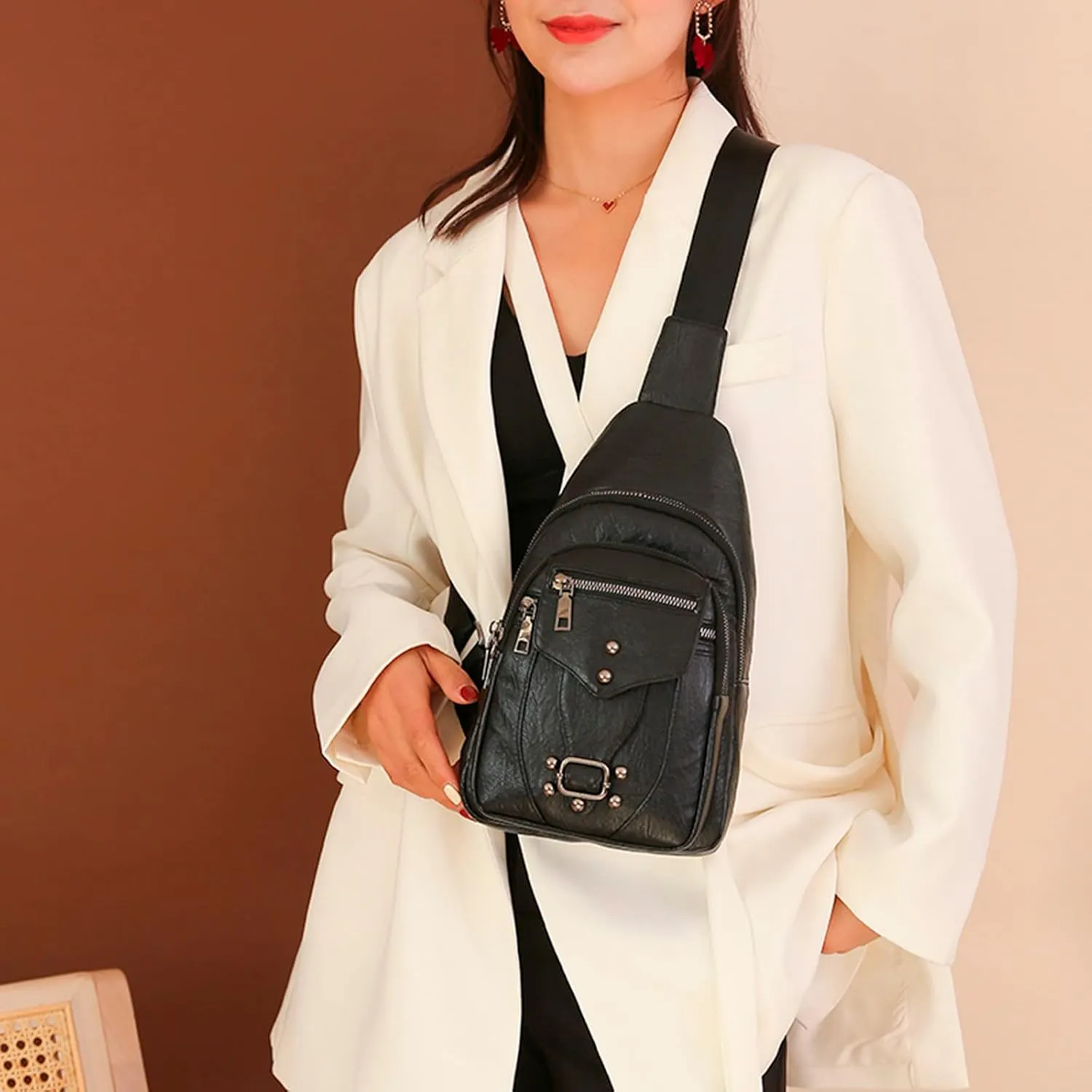 Lightweight Travel Backpacks Ladies Chest Bag Soft Leather Feeling Crossbody Bag Large Capacity Simple Retro