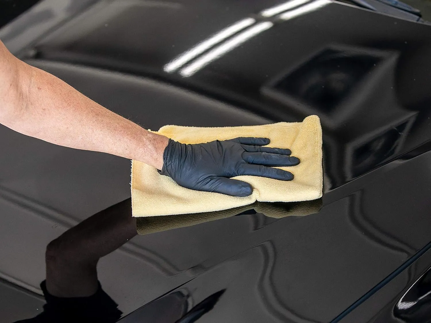 Meguiar's Professional Ultra Pro Finishing Polish M21032 - Achieve a Mirror-Like Finish on Your Car - Remove Swirls and Holograms While Increasing Goss and Shine, 32 Oz