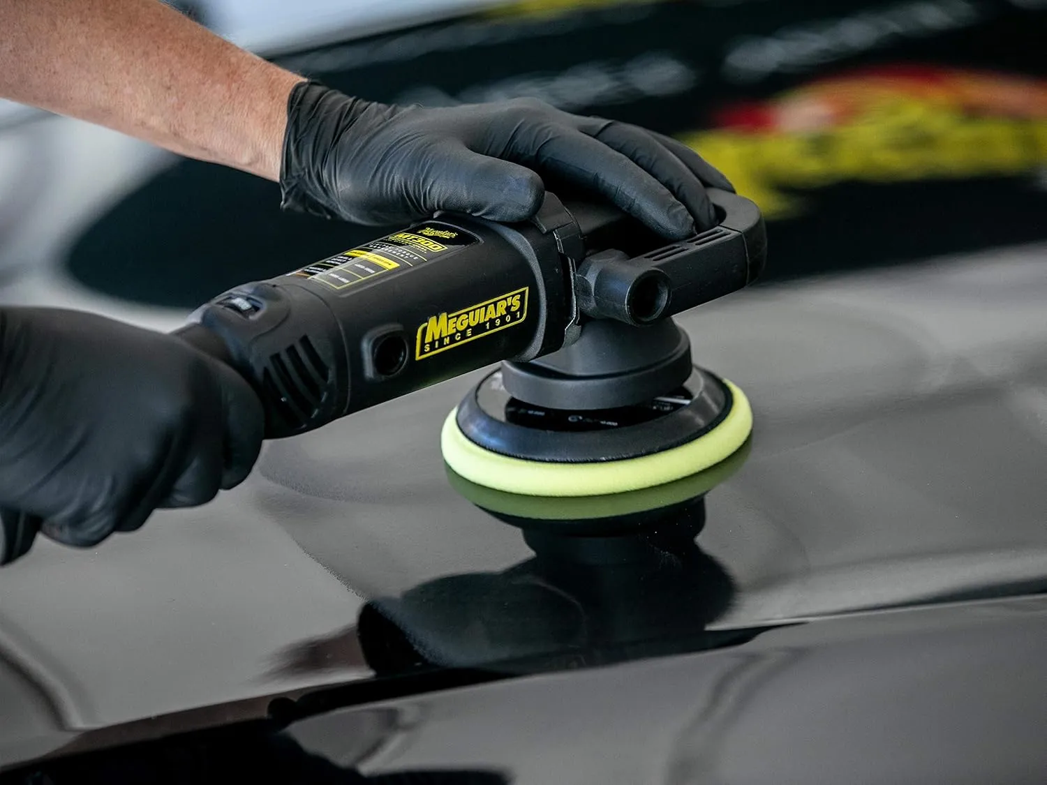Meguiar's Professional Ultra Pro Finishing Polish M21032 - Achieve a Mirror-Like Finish on Your Car - Remove Swirls and Holograms While Increasing Goss and Shine, 32 Oz