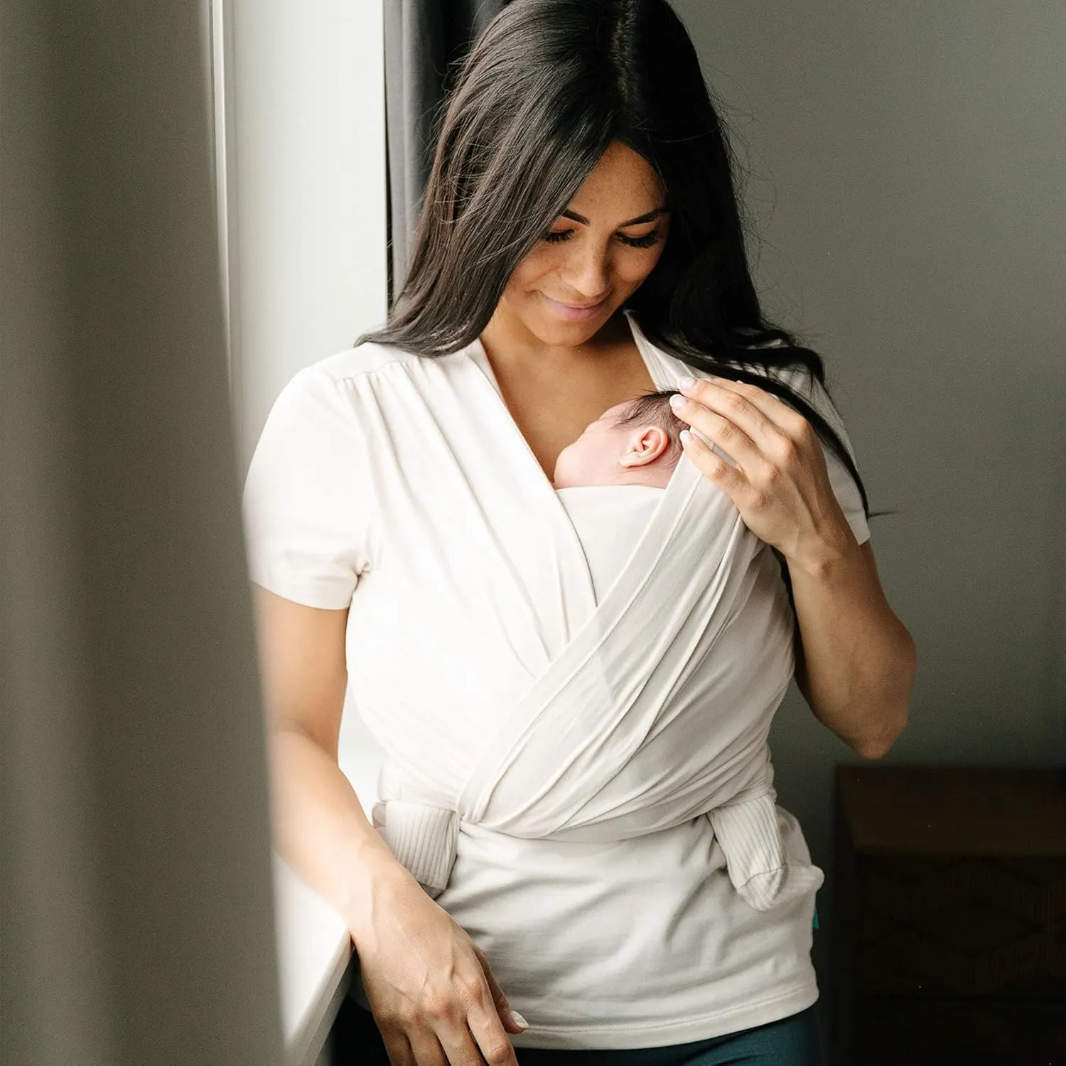 Moby Bump & Beyond T-Shirt Baby Wrap Carrier, Ivory – Size 1 (Small),Versatile Support Wrap for Pregnant Mothers, Sling Carrier for Infants, Carries Babies up to 19.8lbs (8–12 Months)