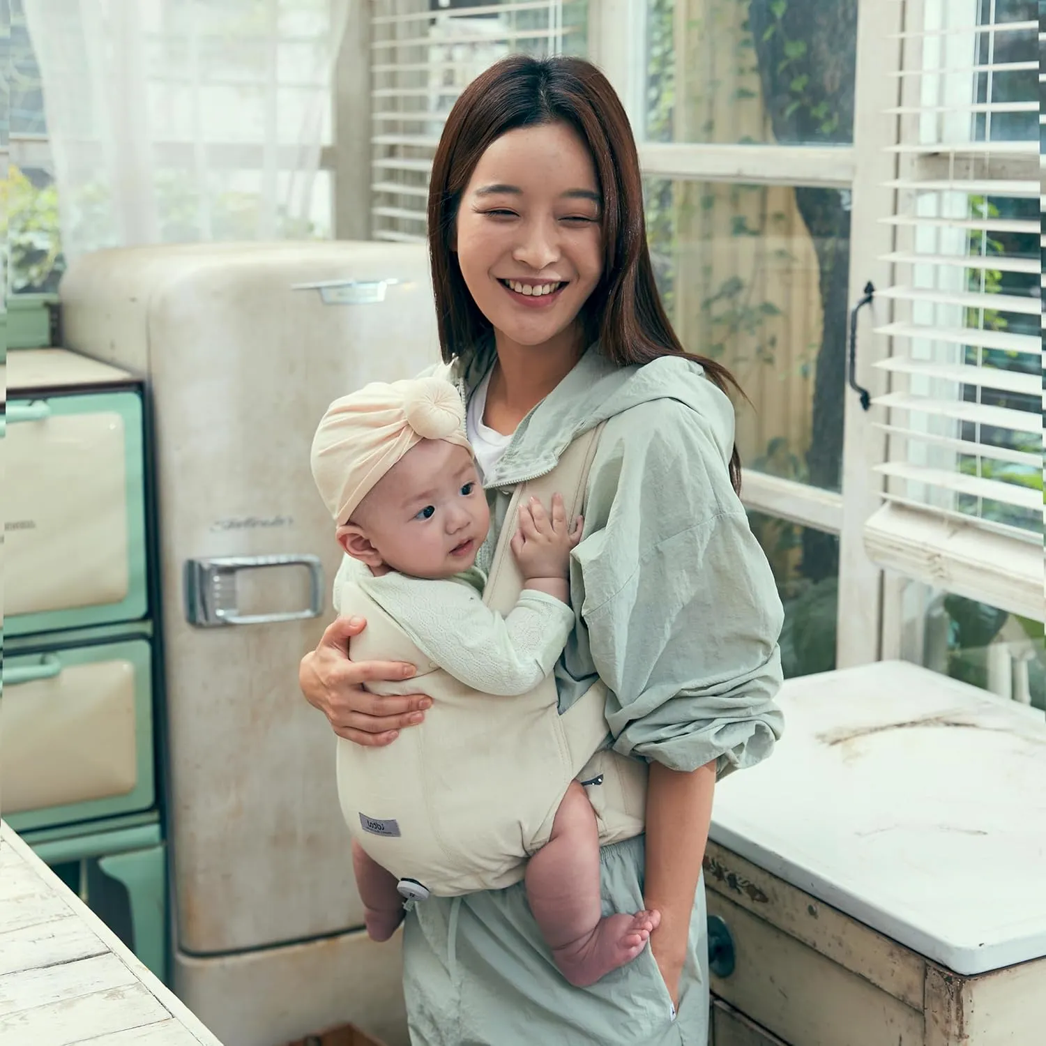 Rolllol Infant Baby Carrier (Beige) - Newborn to Toddler Baby Wrap Upto 33 Pounds Ergonomic, Linen, Breathable, Lightweight, Easy to Wear, Hands Free