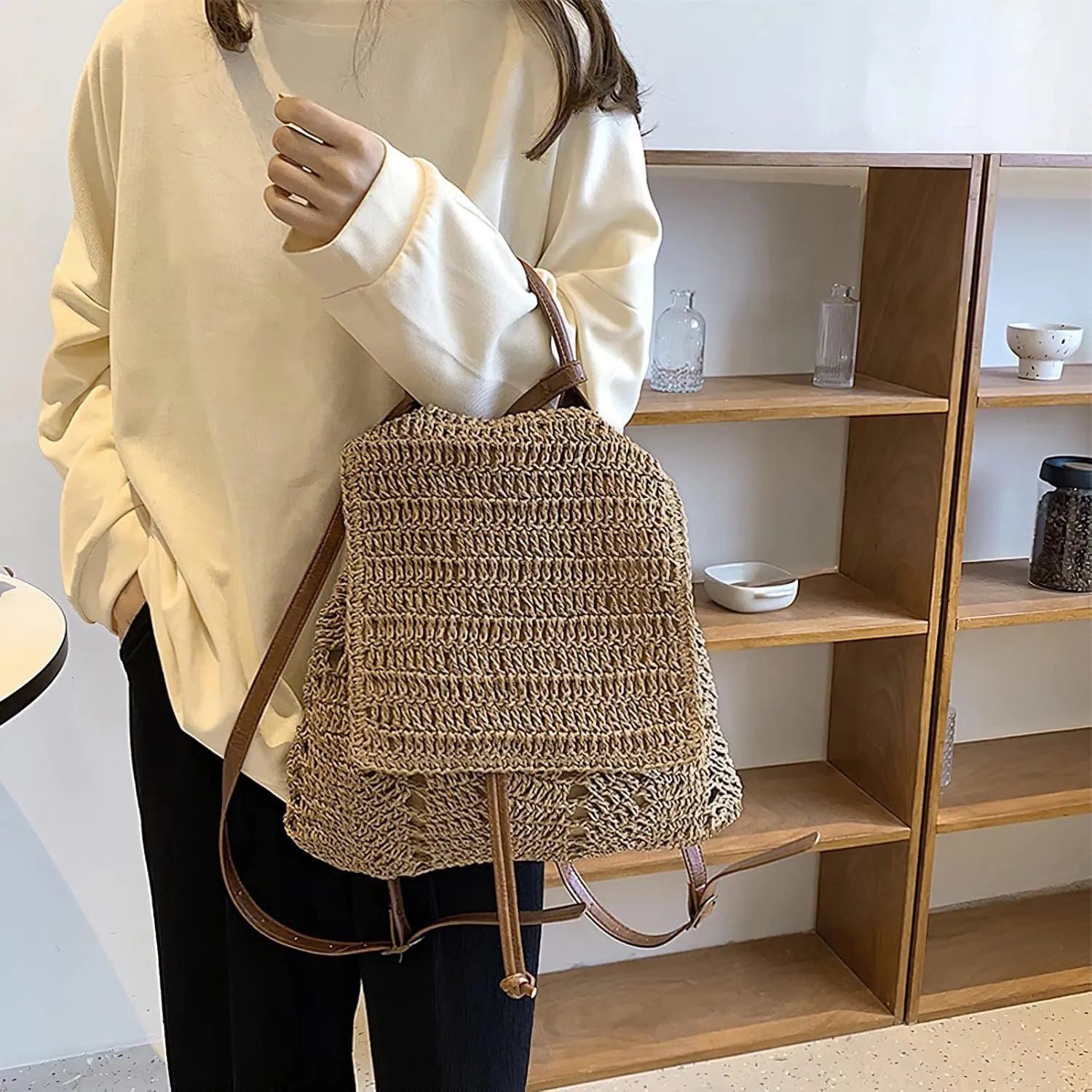 Small Straw Backpack for Women Boho Drawstring Backpack Purse Handmade Woven Beach Shoulder Handbag Daypack for Summer Casual Holiday Light Coffee