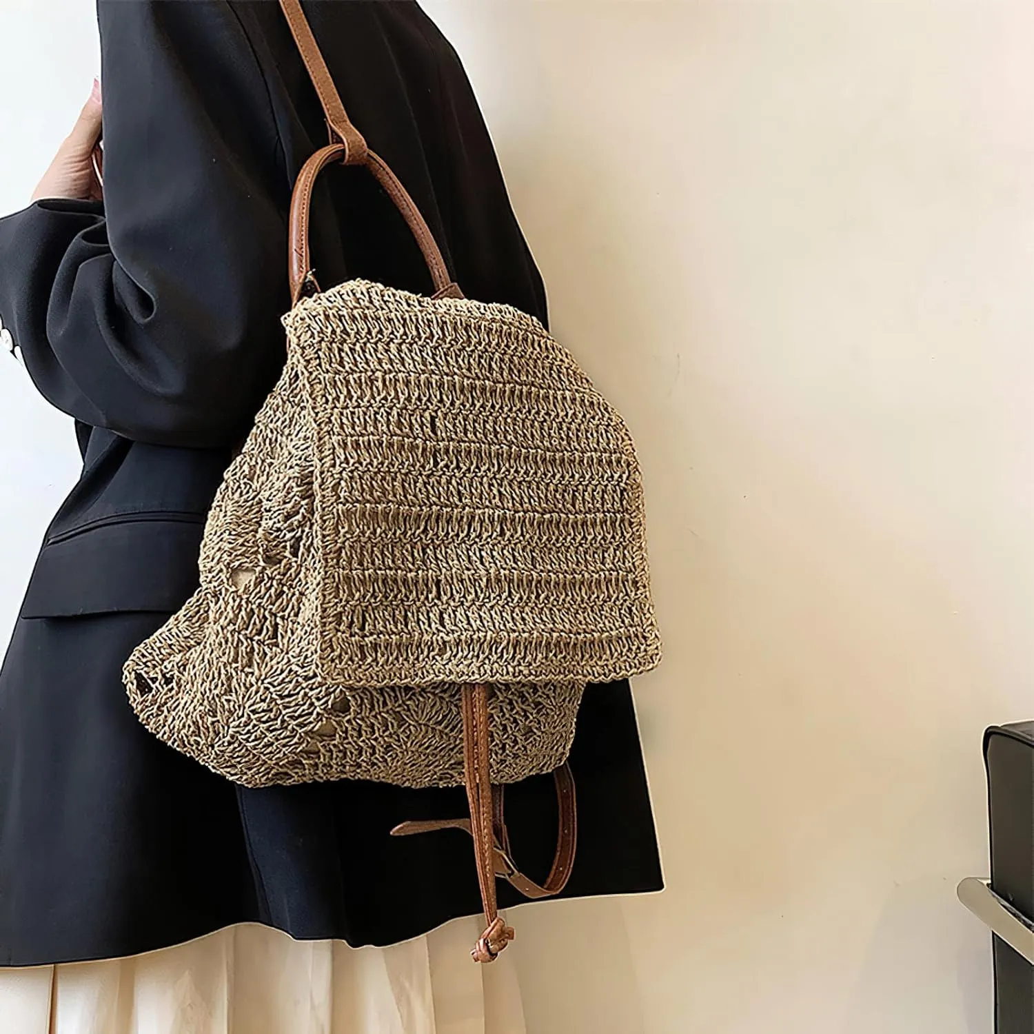 Small Straw Backpack for Women Boho Drawstring Backpack Purse Handmade Woven Beach Shoulder Handbag Daypack for Summer Casual Holiday Light Coffee